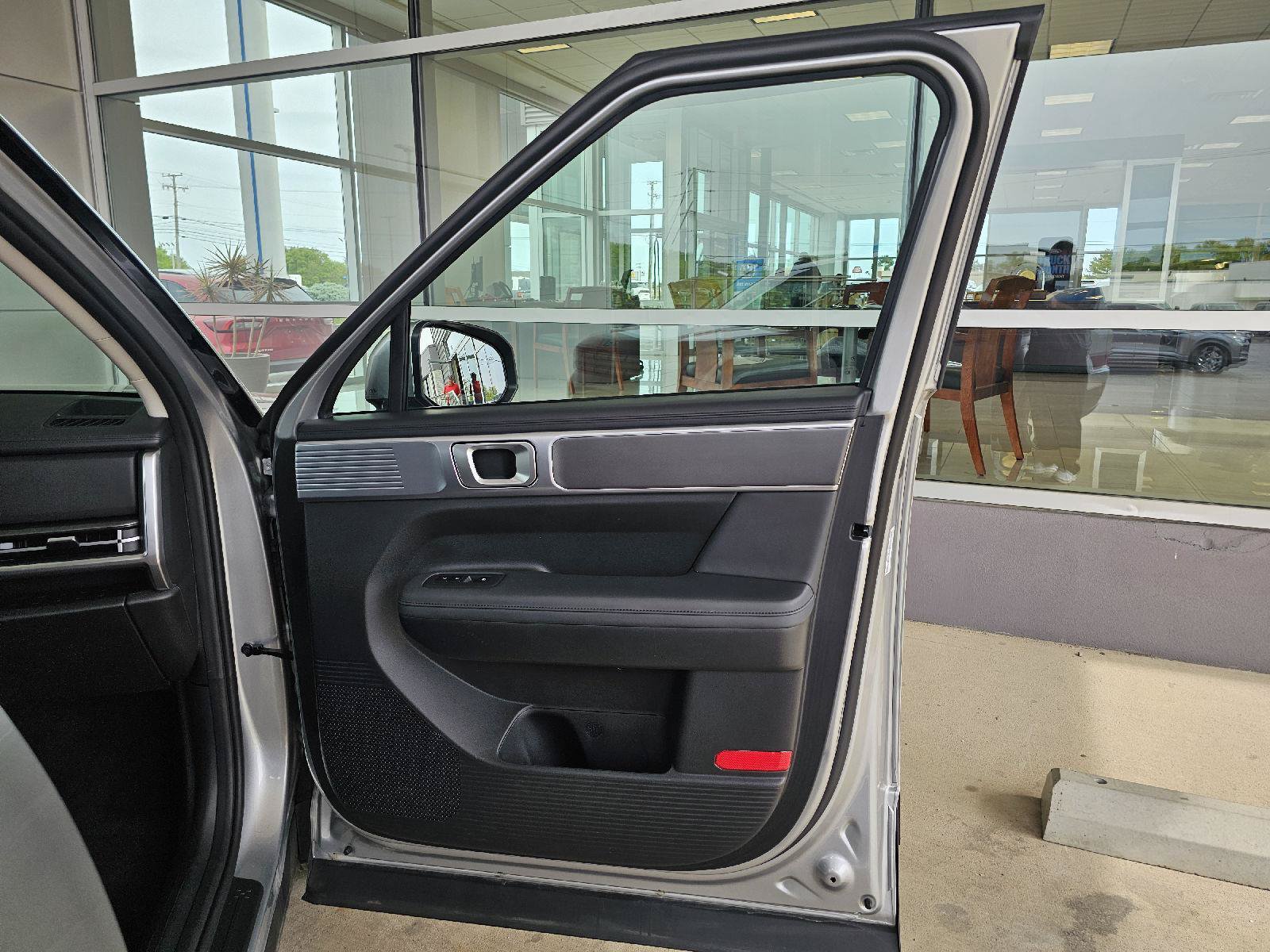 Used 2025 Hyundai Santa Fe SEL AWD/4WD image 11