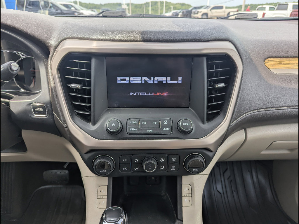Used 2017 GMC Acadia Denali w/ Technology Package AWD/4WD image 32