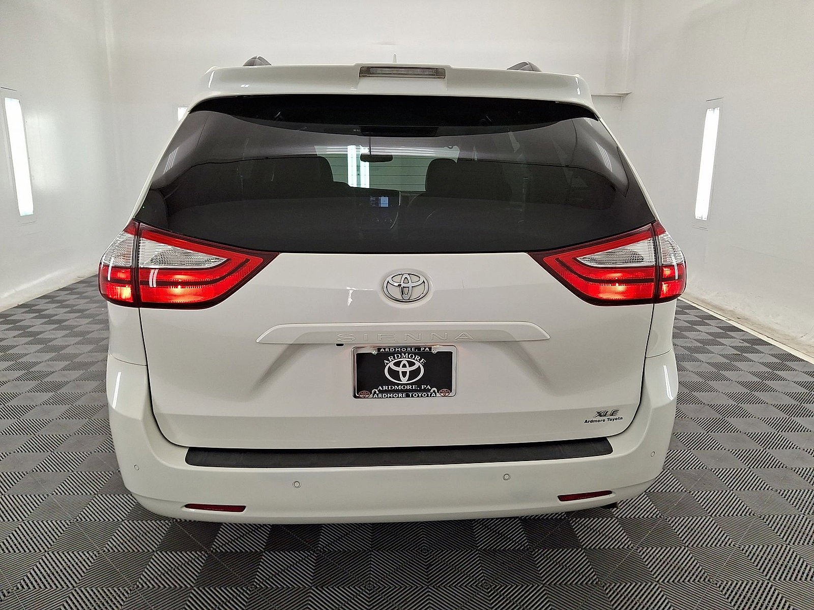 Certified 2019 Toyota Sienna XLE w/ XLE Navigation Package FWD image 23