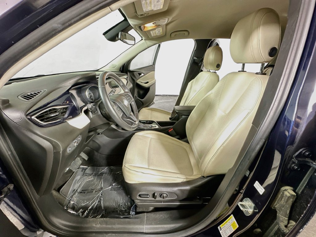 Used 2020 Buick Encore GX Select w/ Sport Touring Package FWD image 17