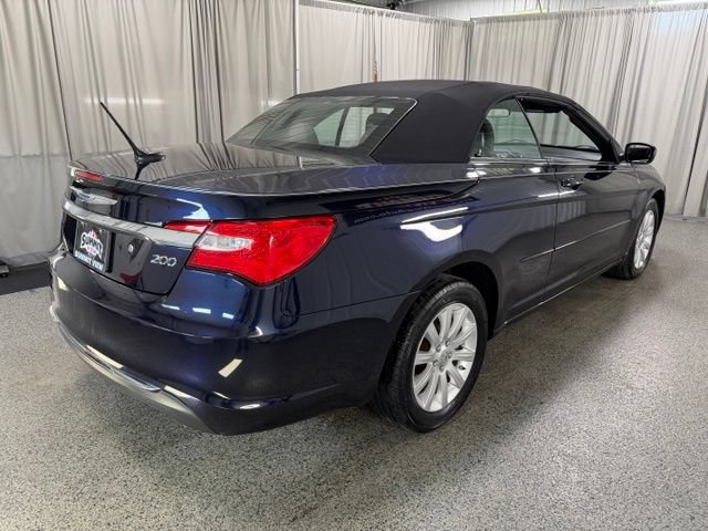 Used 2012 Chrysler 200 Touring FWD image 9
