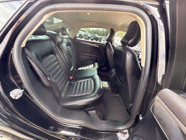 Used 2019 Ford Fusion SE FWD image 24