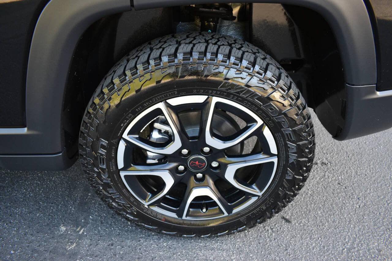 Used 2025 Jeep Compass Trailhawk w/ Sun & Sound Group AWD/4WD image 47