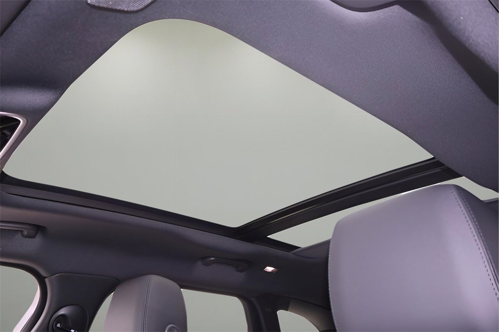 New 2026 Land Rover Range Rover Velar Dynamic SE image 27