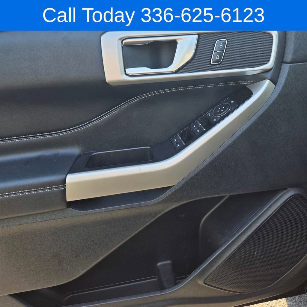 Used 2022 Ford Explorer XLT AWD/4WD image 17
