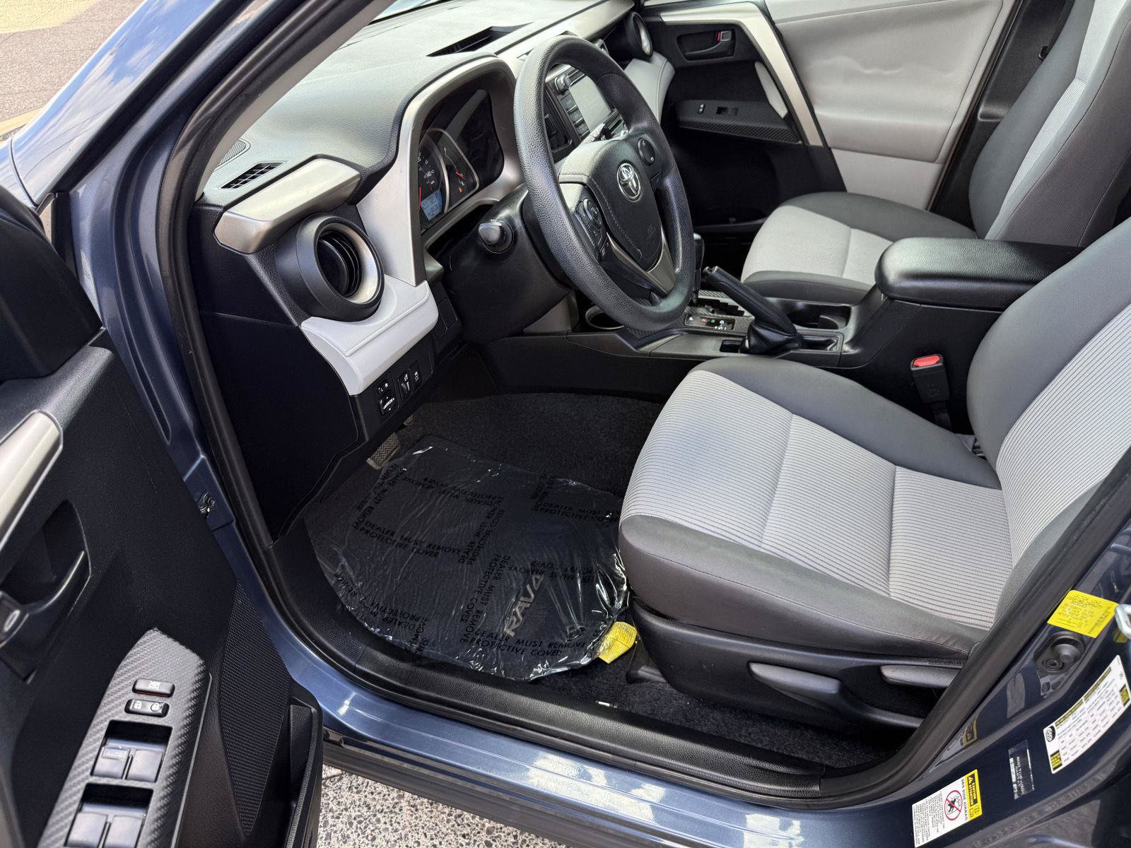 Used 2013 Toyota RAV4 LE FWD image 10