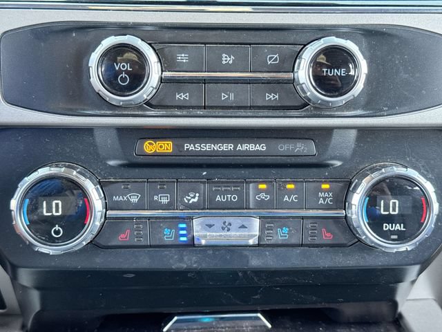 Used 2022 Ford F350 Lariat w/ Black Appearance Package AWD/4WD image 19