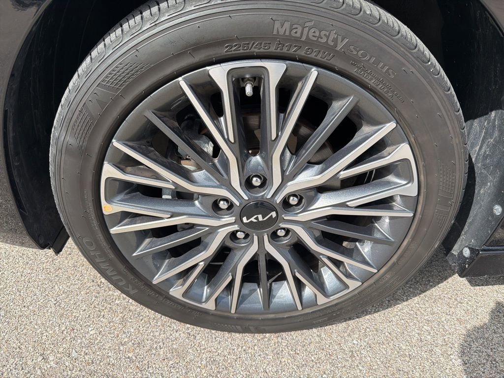 Used 2023 Kia Forte GT-Line image 3