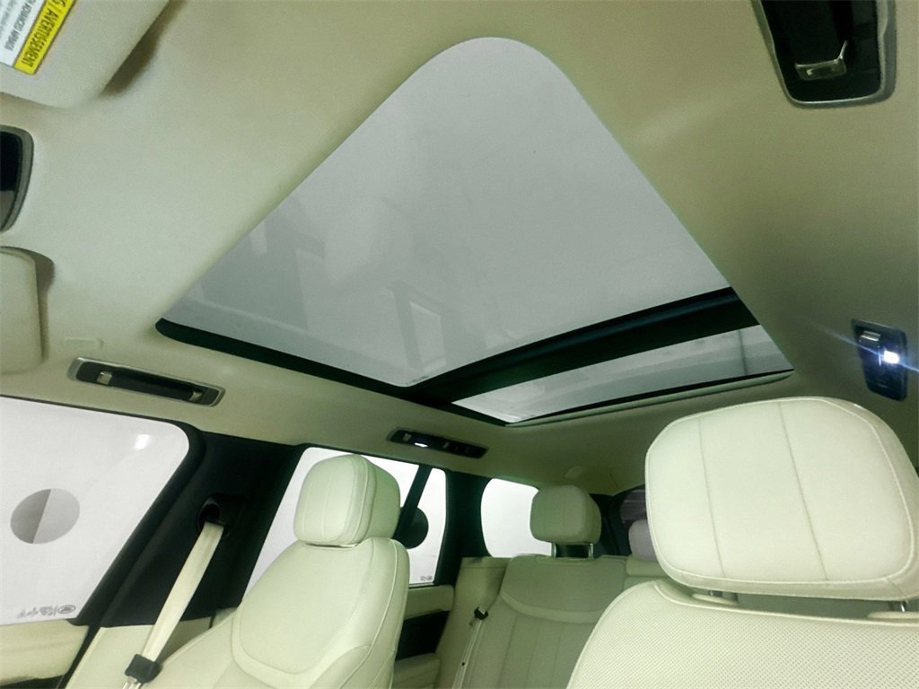 Used 2023 Land Rover Range Rover SE image 21