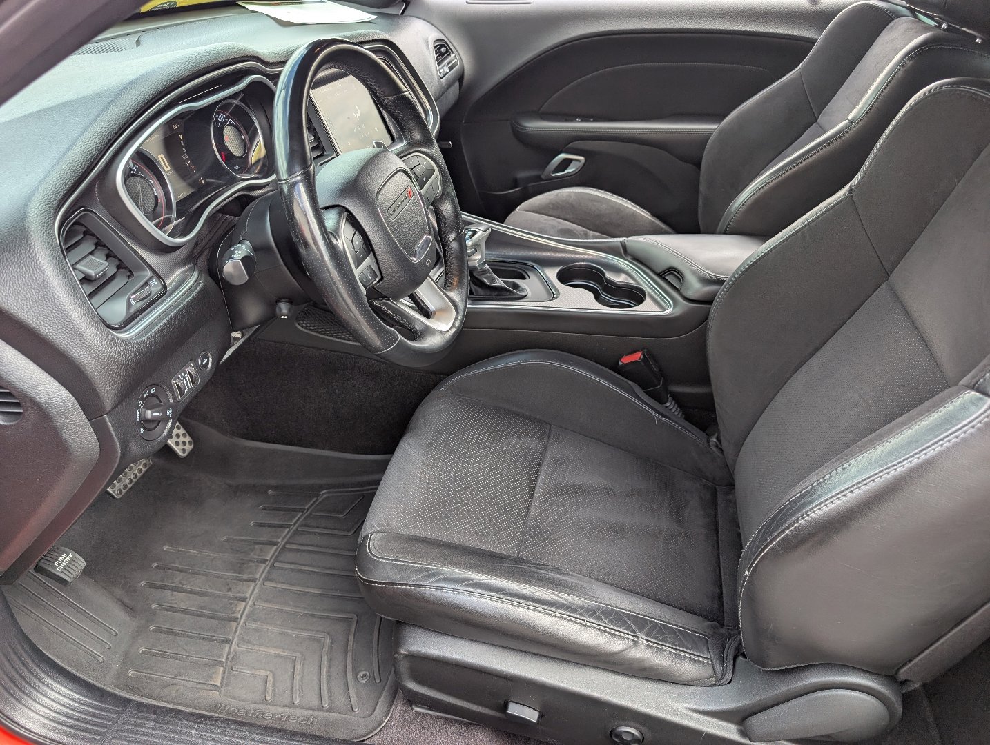Used 2018 Dodge Challenger GT w/ GT Interior Package AWD/4WD image 10