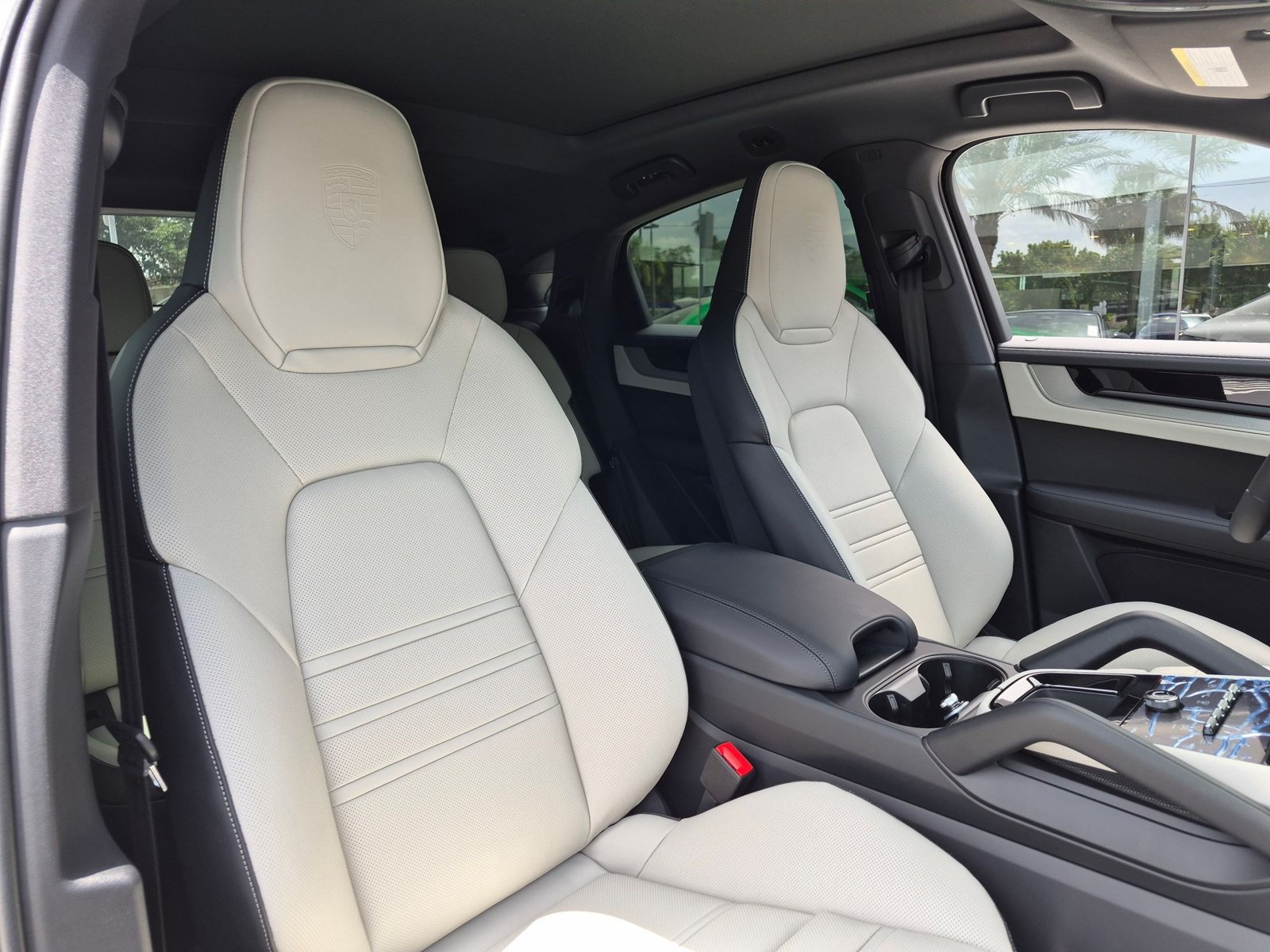 New 2026 Porsche Cayenne Coupe AWD/4WD image 26