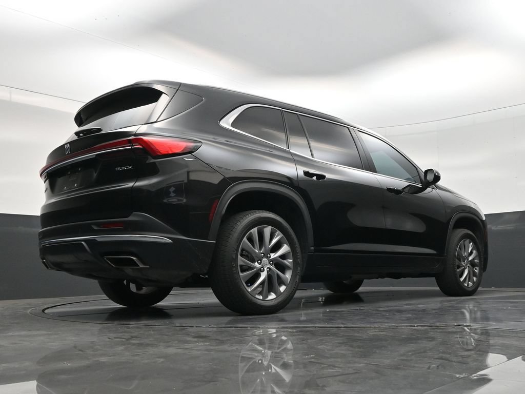 Used 2025 Buick Enclave Preferred w/ Power Package FWD image 24