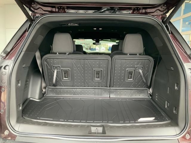 Used 2023 Chevrolet Traverse LT image 13