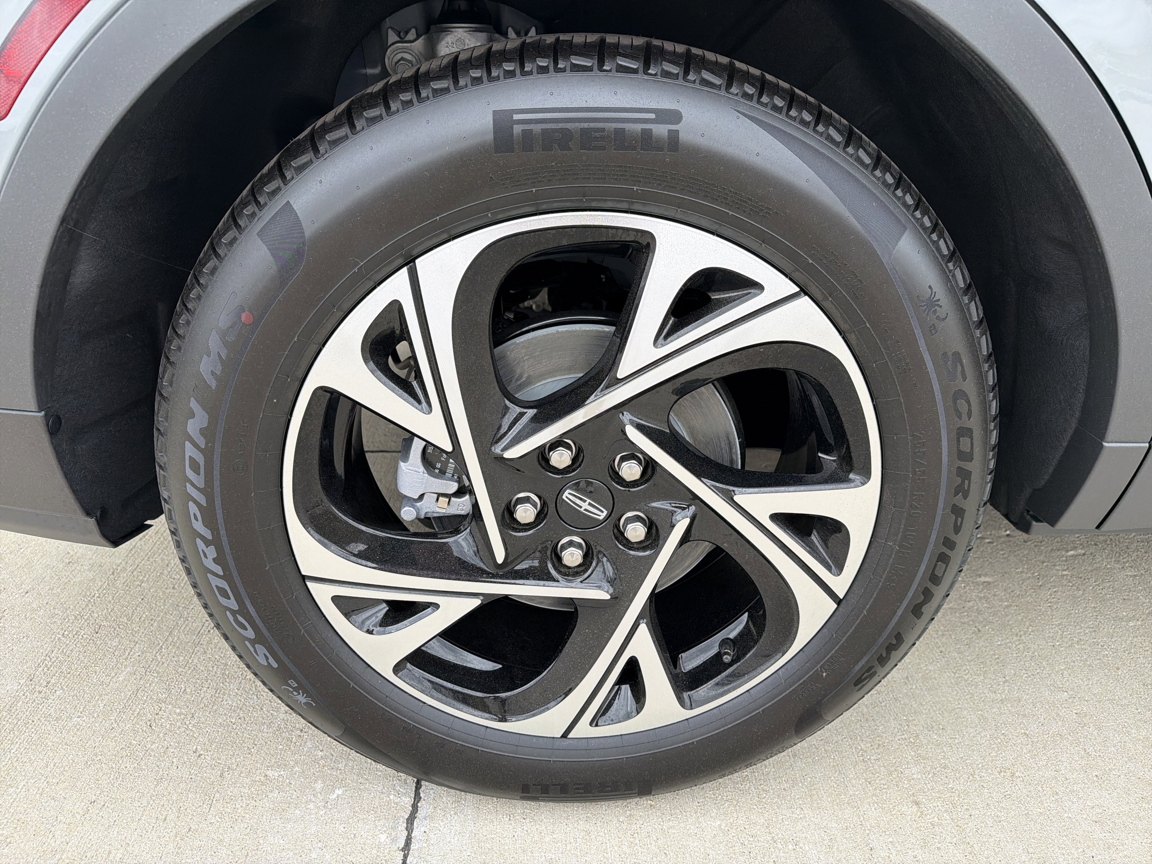 New 2026 Lincoln Nautilus Premier w/ Jet Appearance Package AWD/4WD image 6