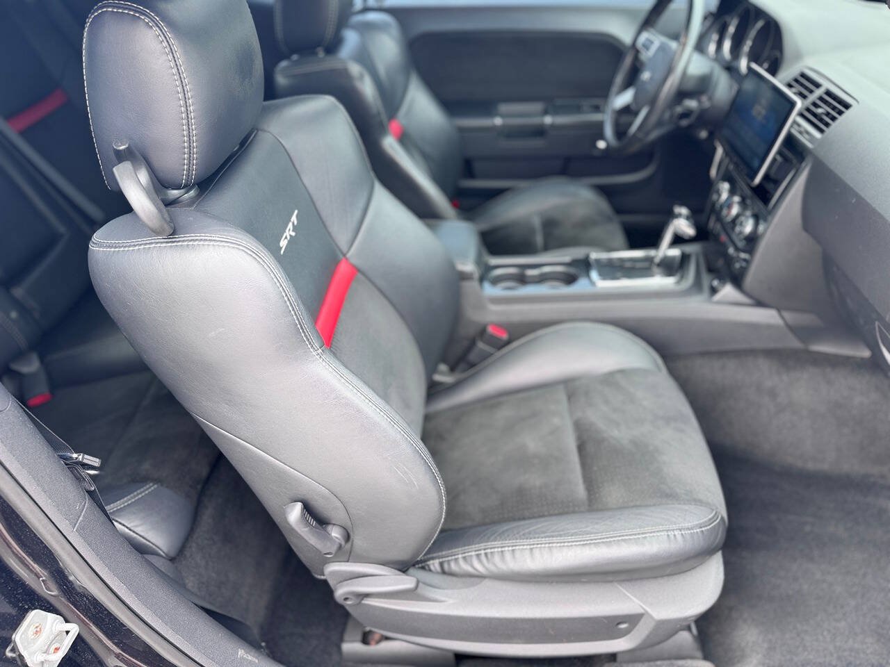 Used 2009 Dodge Challenger SRT8 w/ SRT Option Group II RWD image 16