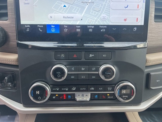 Used 2023 Ford Expedition Limited image 32