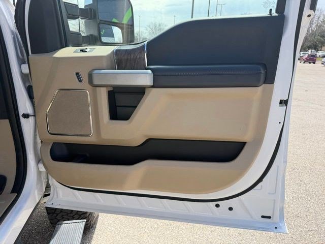Used 2017 Ford F250 Lariat w/ Chrome Package AWD/4WD image 25