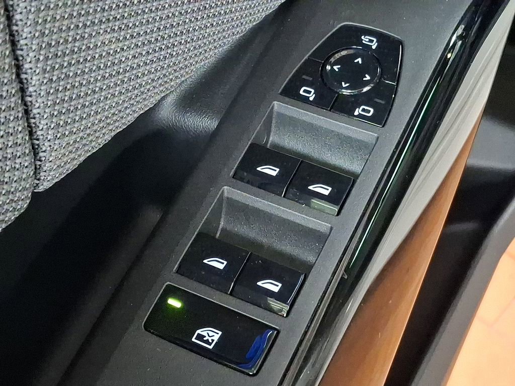 Used 2025 BMW X3 M50 w/ Premium Package image 24