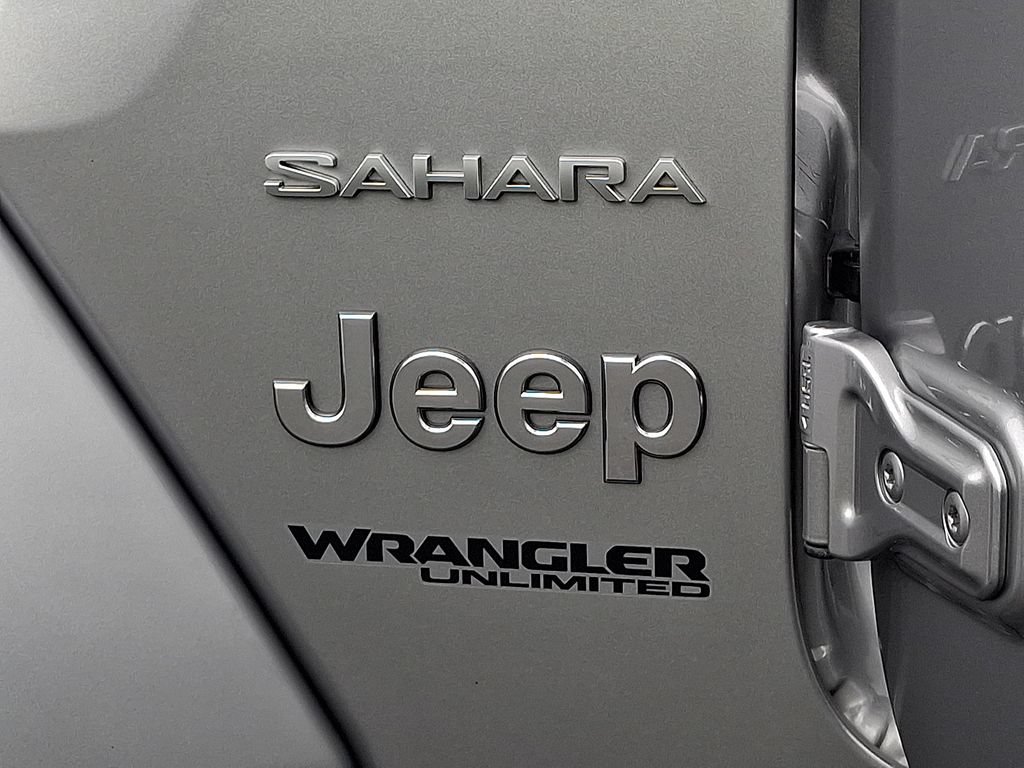 Used 2018 Jeep Wrangler Unlimited Sahara w/ Cold Weather Group AWD/4WD image 30