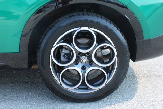 Used 2025 Alfa Romeo Tonale w/ Premium Package AWD/4WD image 36