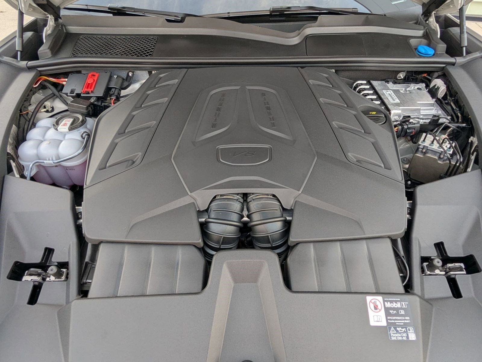 New 2026 Porsche Cayenne GTS image 28