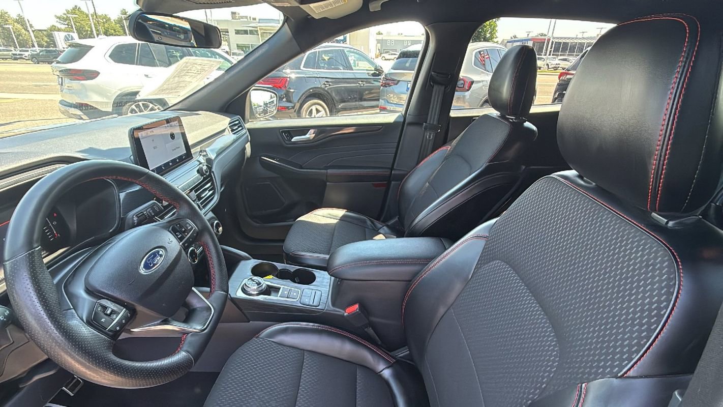 Used 2024 Ford Escape ST-Line image 13