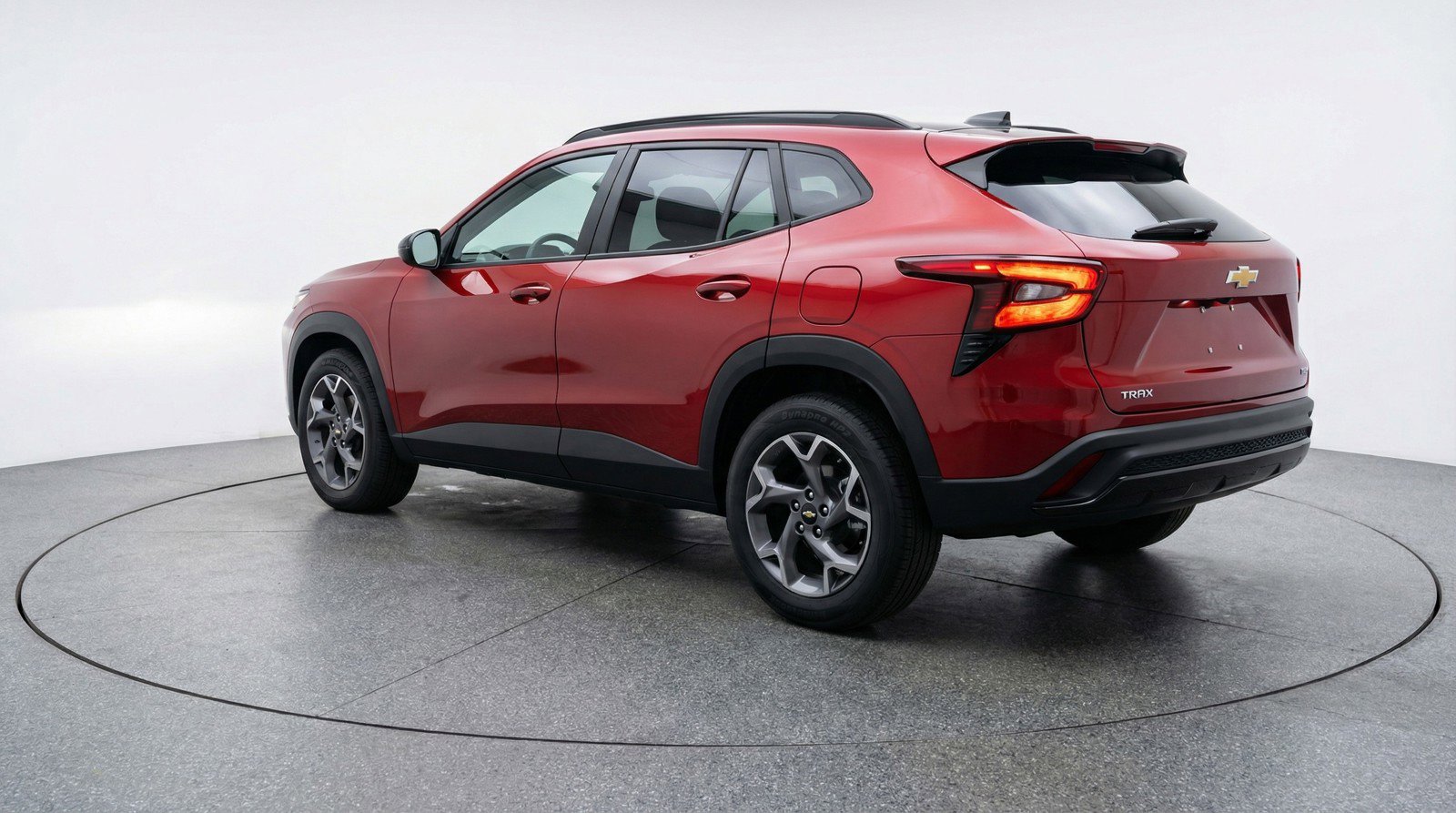 Used 2025 Chevrolet Trax LT w/ LT Convenience Package FWD image 6