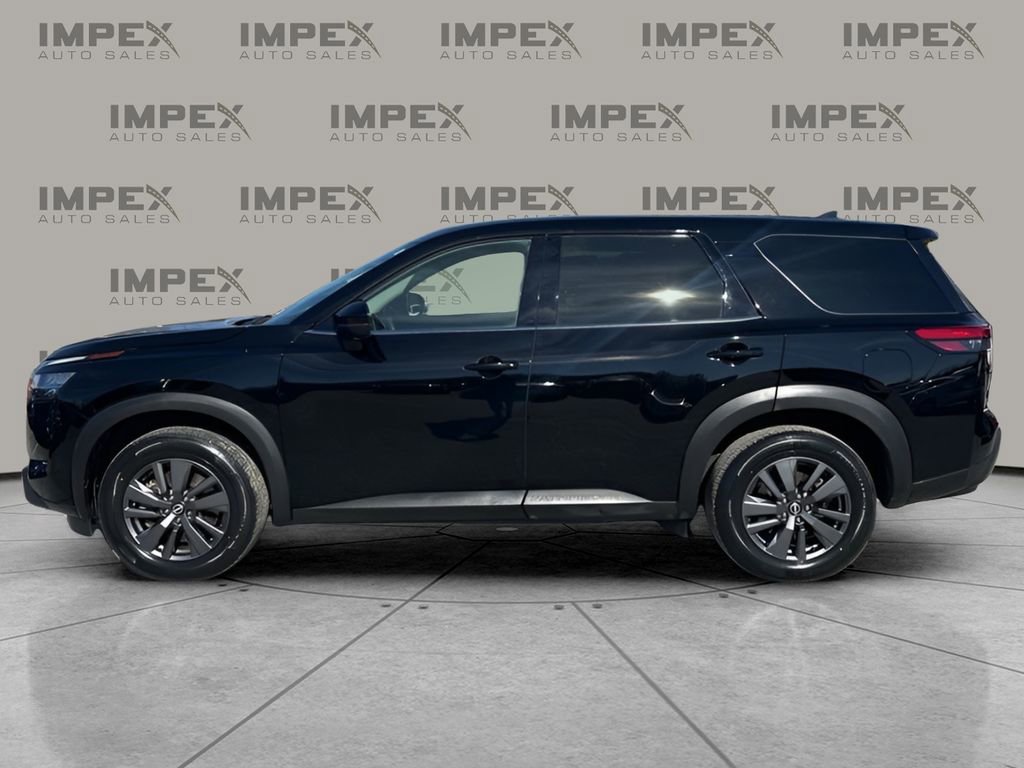 Used 2022 Nissan Pathfinder S image 2