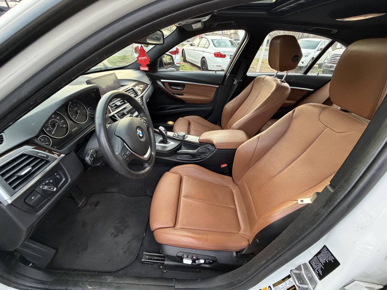 Used 2016 BMW 328i xDrive Sedan AWD/4WD image 11