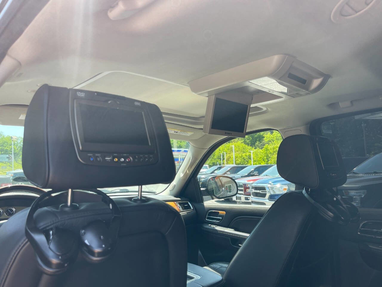 Used 2014 Cadillac Escalade Platinum image 25