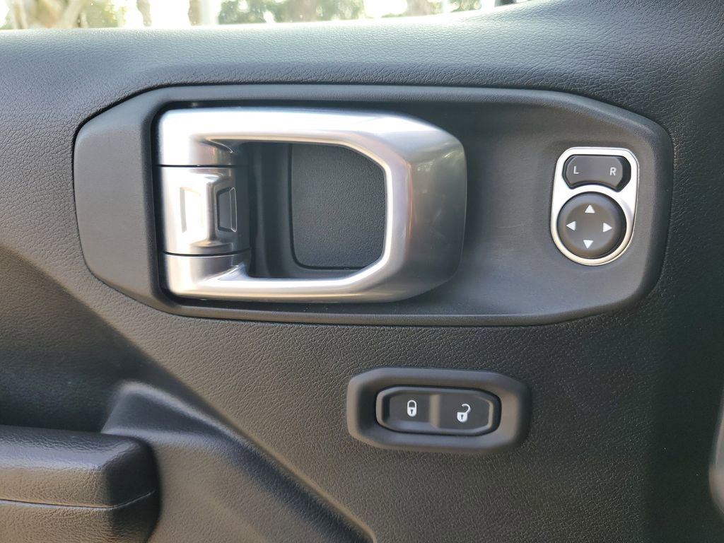 Used 2020 Jeep Gladiator Rubicon w/ Trailer Tow Package image 22