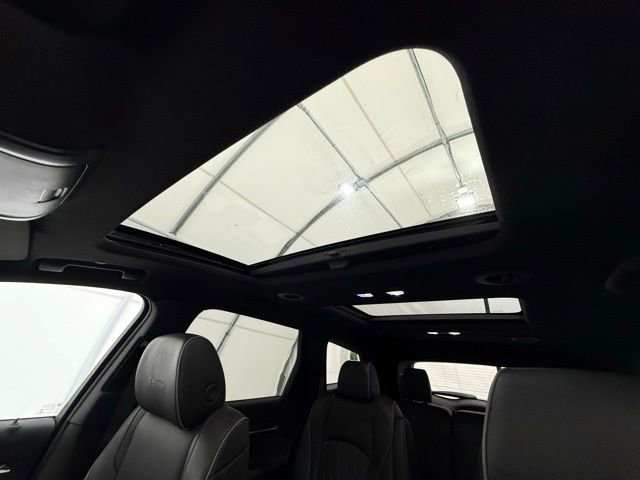 Used 2023 Buick Enclave Avenir w/ Avenir Technology Package AWD/4WD image 45