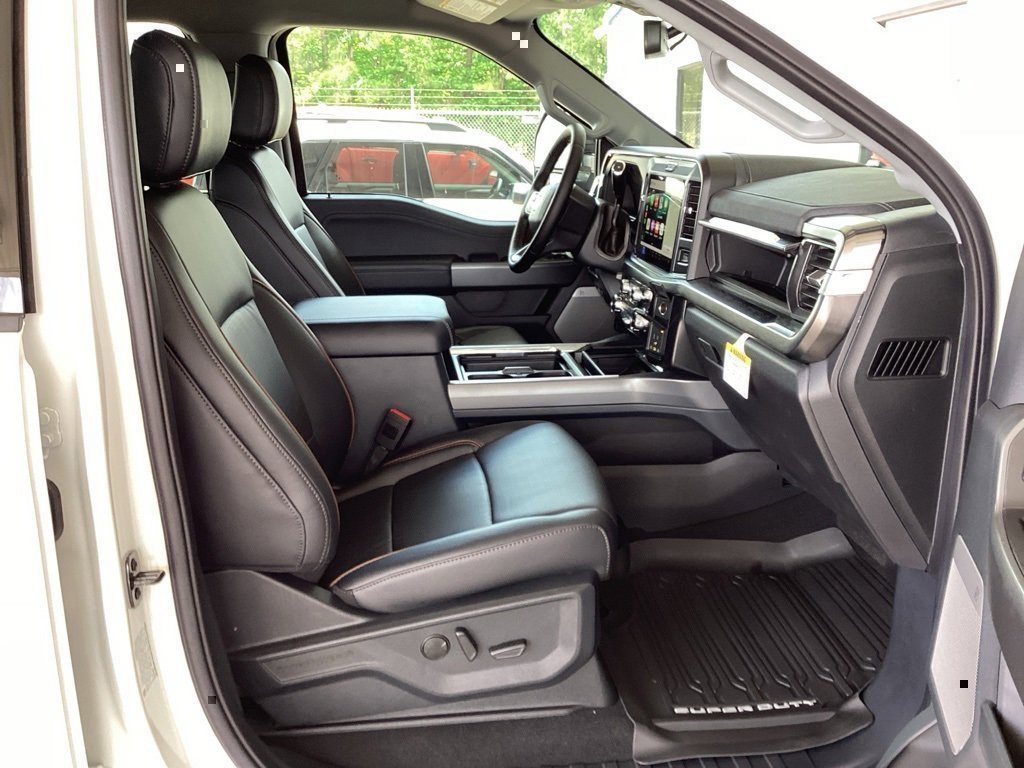 New 2025 Ford F250 Lariat w/ FX4 Off-Road Package image 31