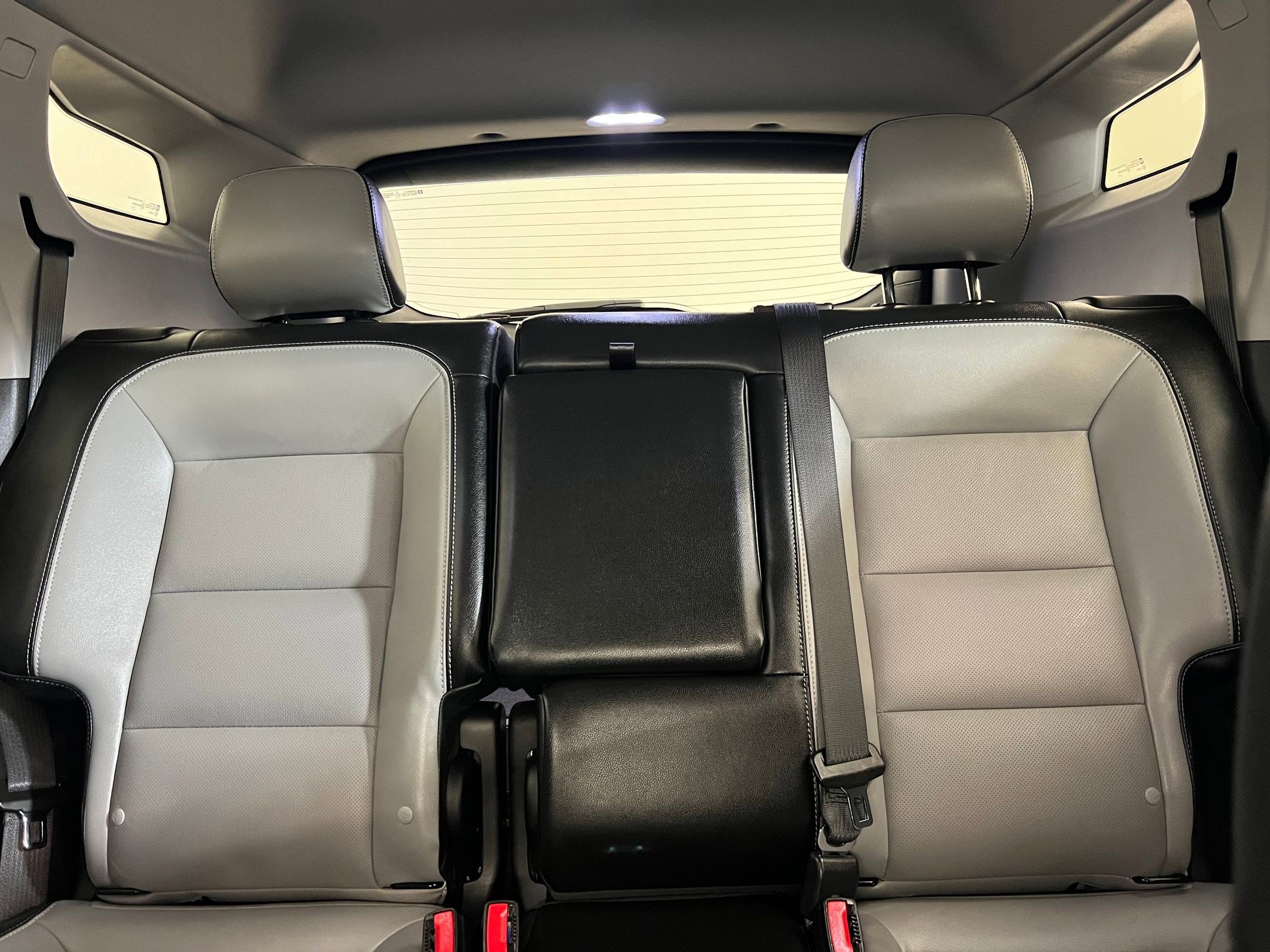 Used 2024 GMC Terrain SLT image 30