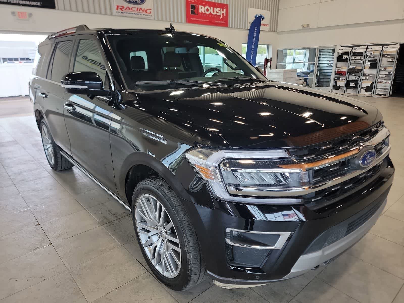 Used 2023 Ford Expedition Limited AWD/4WD image 5