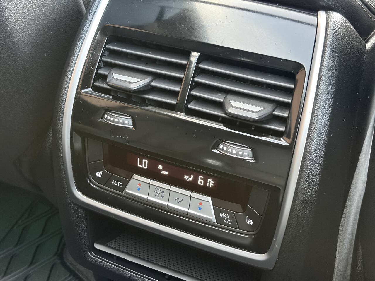 Used 2019 BMW X7 xDrive40i w/ Premium Package AWD/4WD image 27
