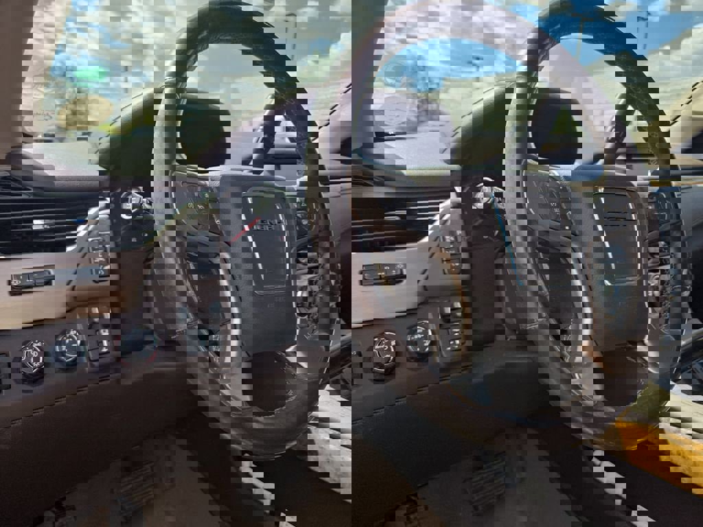 Used 2016 GMC Yukon XL Denali w/ Open Road Package image 10