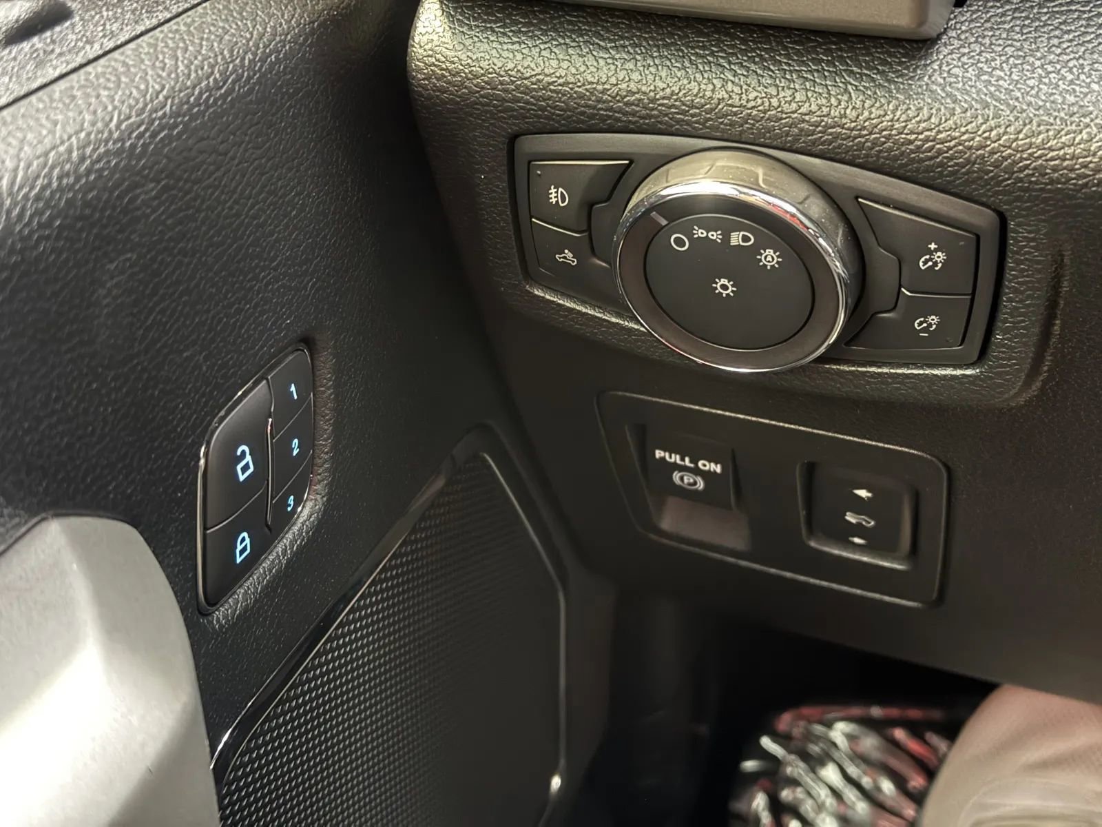 Used 2019 Ford F150 Lariat w/ Trailer Tow Package AWD/4WD image 36