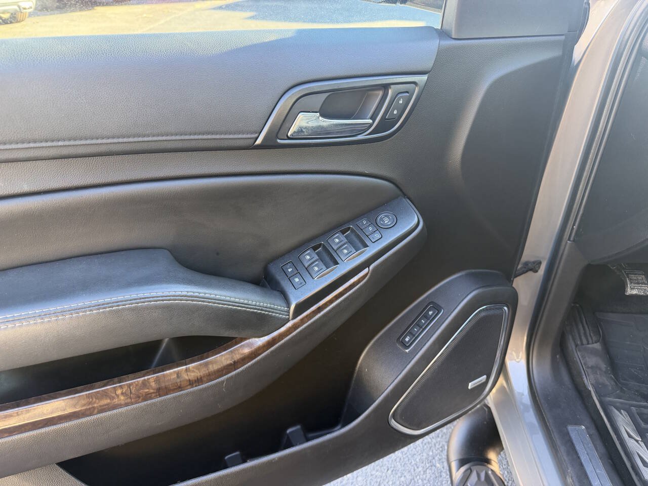 Used 2017 Chevrolet Suburban LT AWD/4WD image 8