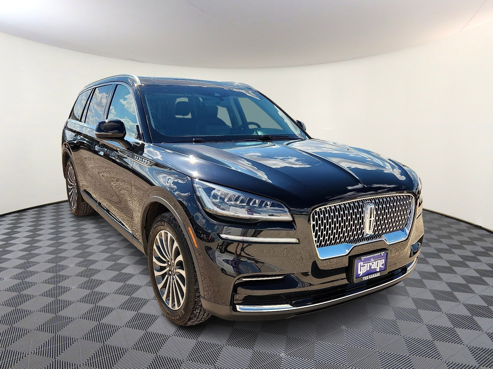 Used 2024 Lincoln Aviator 2WD w/ Premium Package image 6