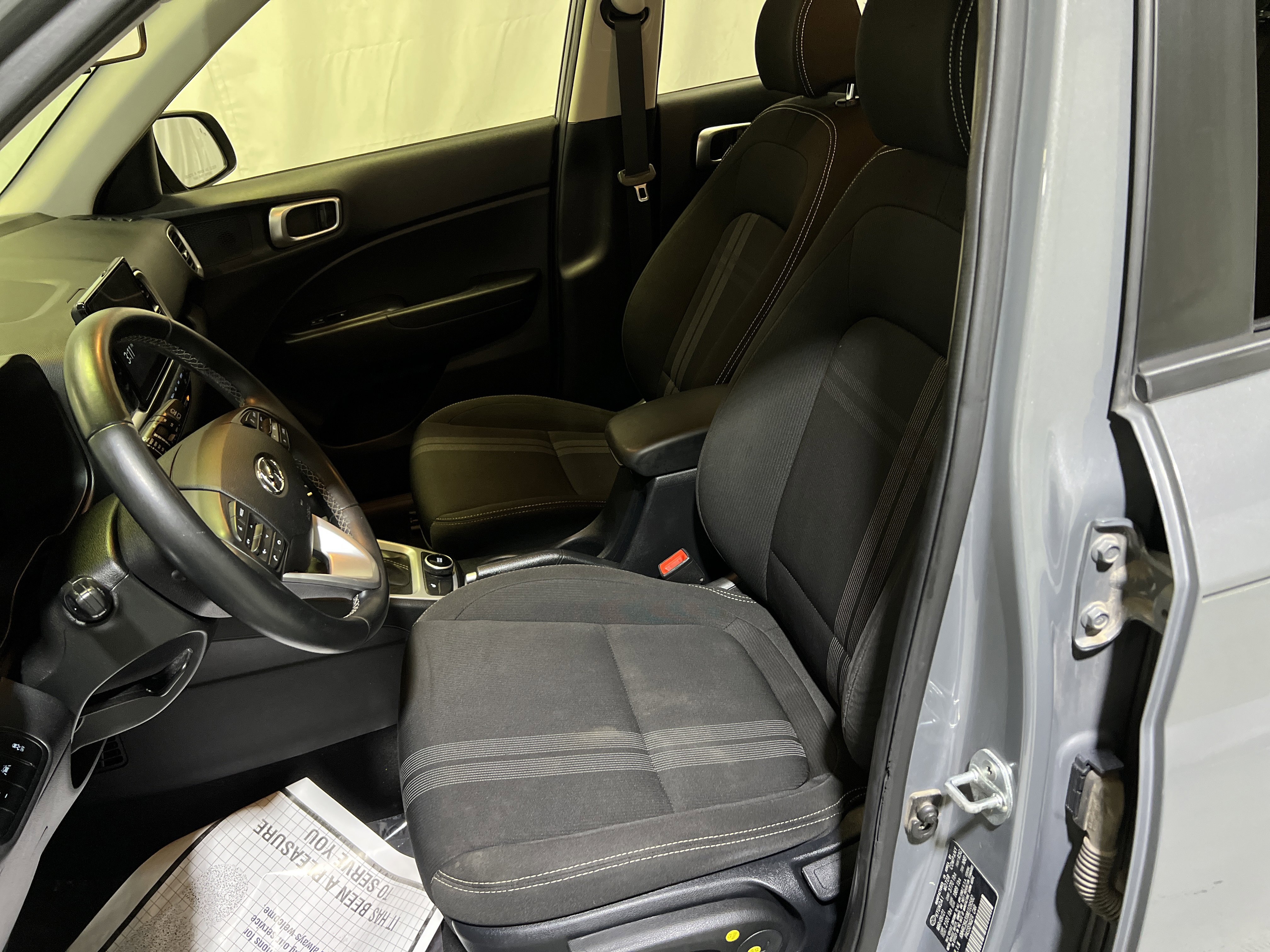 Used 2021 Hyundai Venue SEL w/ Premium Package FWD image 18