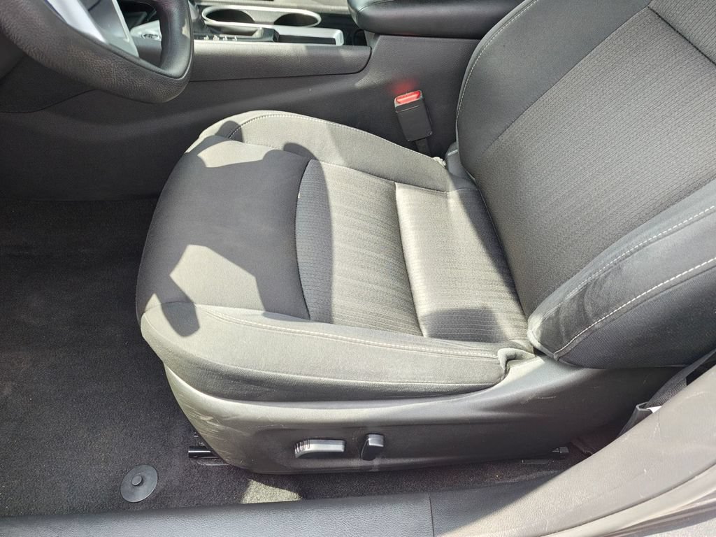 Used 2024 Nissan Altima 2.5 SV FWD image 14