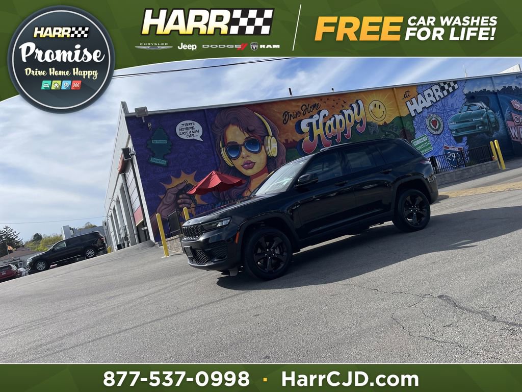 Certified 2023 Jeep Grand Cherokee Altitude AWD/4WD image 1