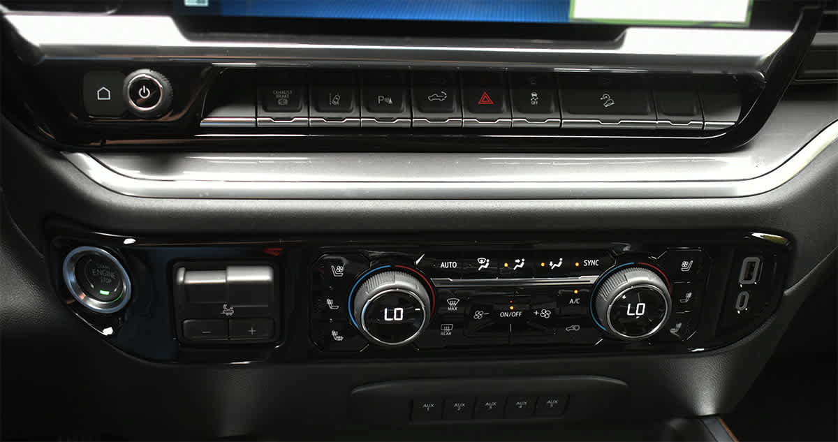 New 2026 Chevrolet Silverado 2500 High Country w/ High Country Premium Package AWD/4WD image 22