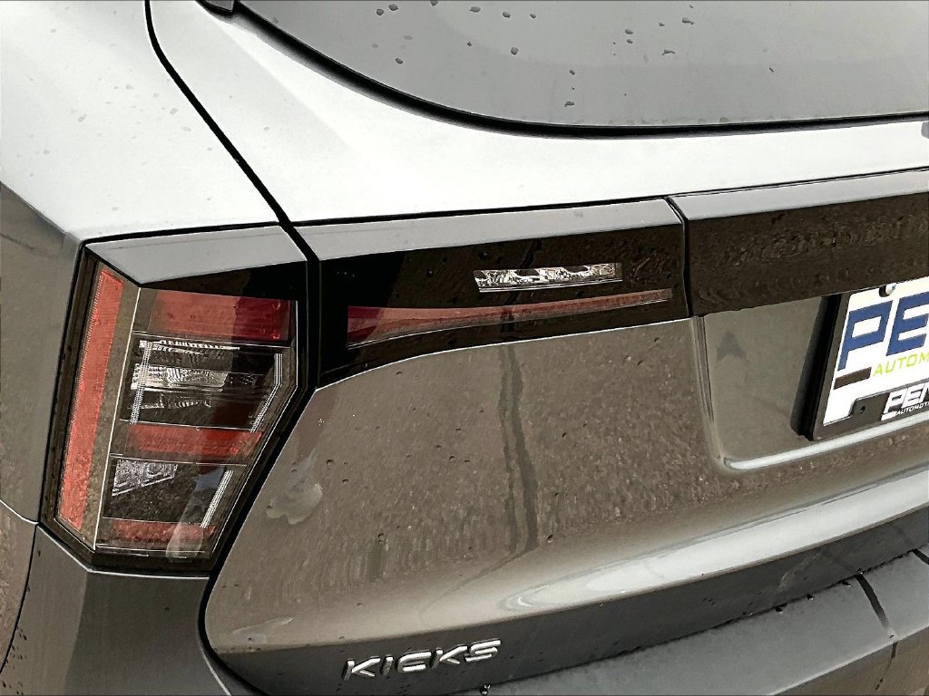 New 2026 Nissan Kicks SV w/ SV Premium Package AWD/4WD image 29
