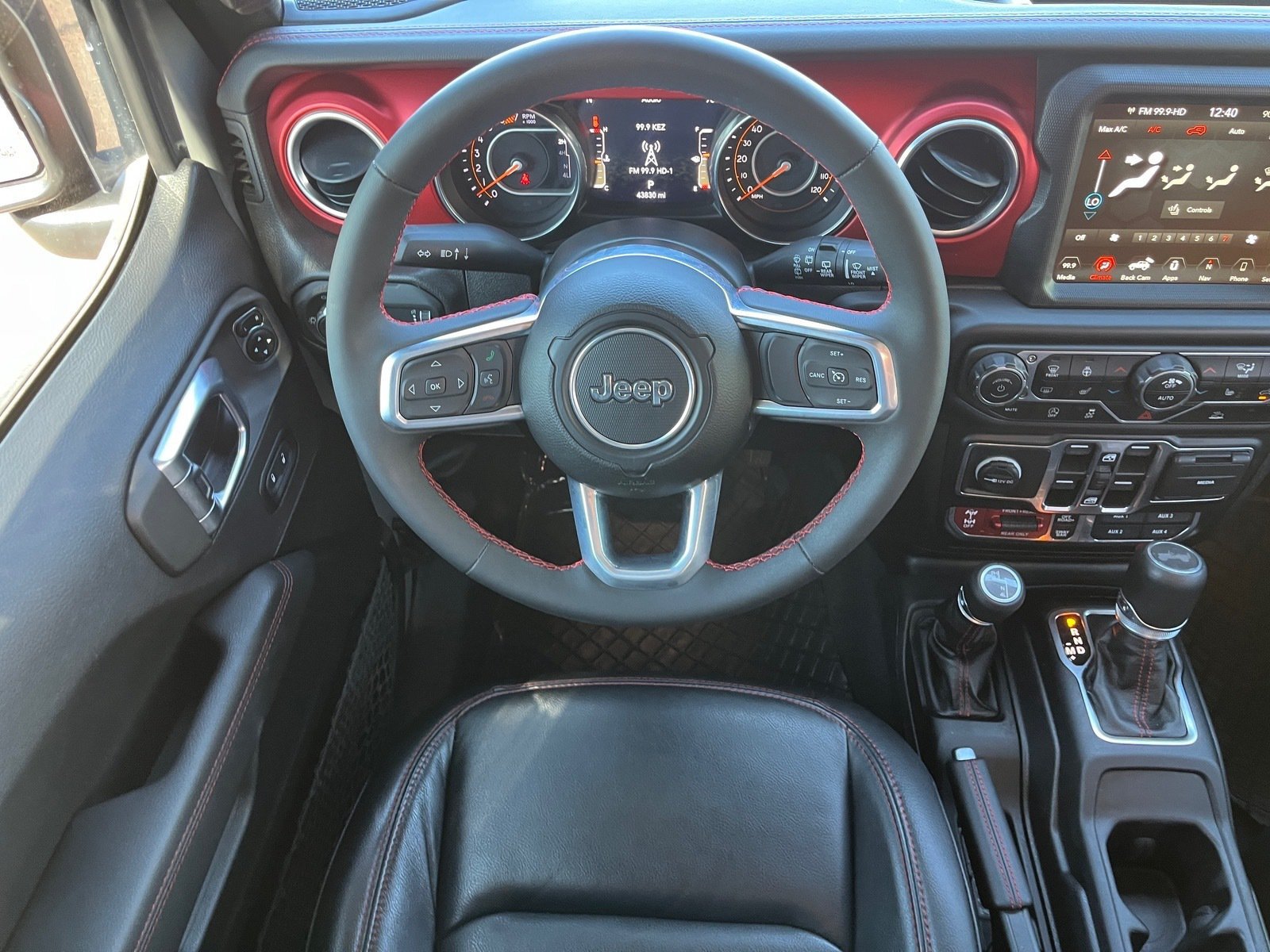 Used 2023 Jeep Wrangler Unlimited Rubicon w/ Cold Weather Group AWD/4WD image 13