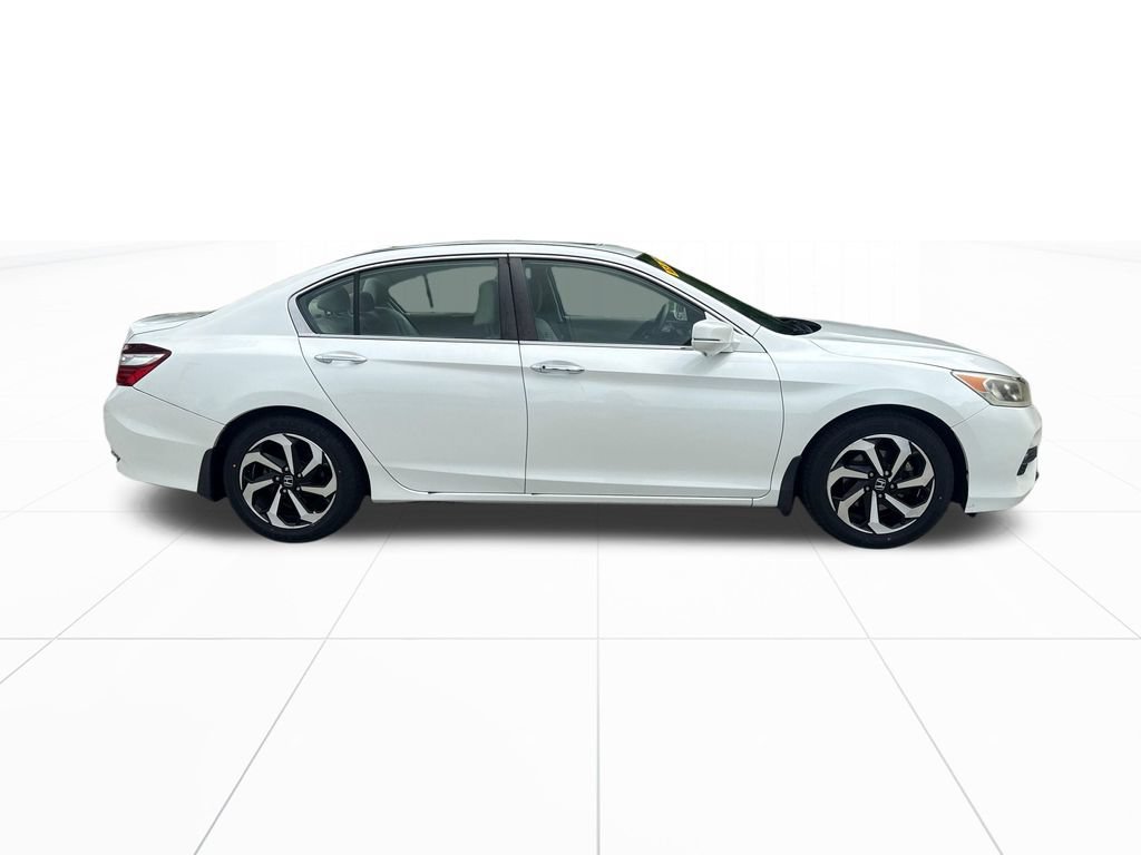 Used 2016 Honda Accord EX image 10