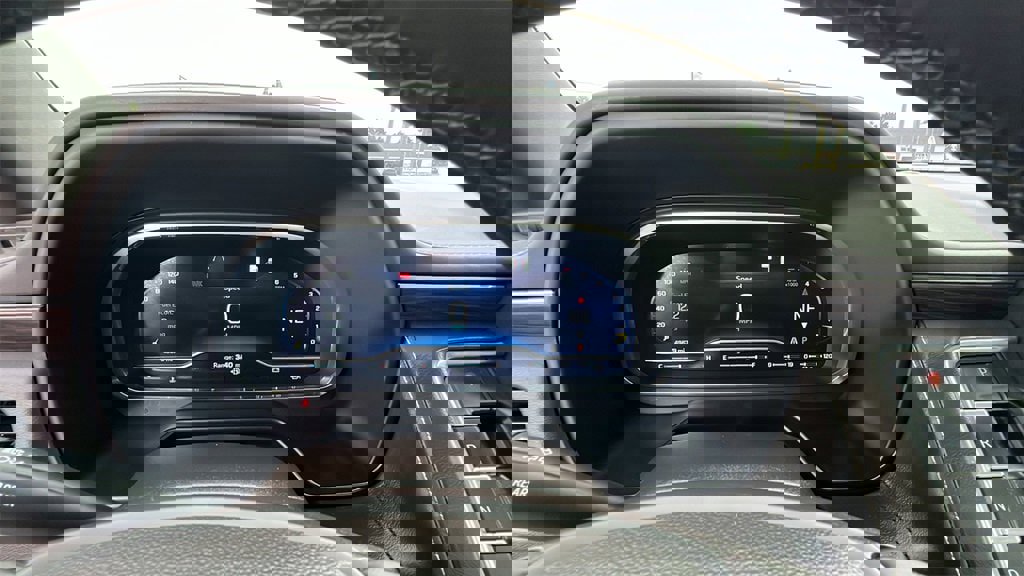 Certified 2023 Chevrolet Suburban LT w/ Luxury Package image 30