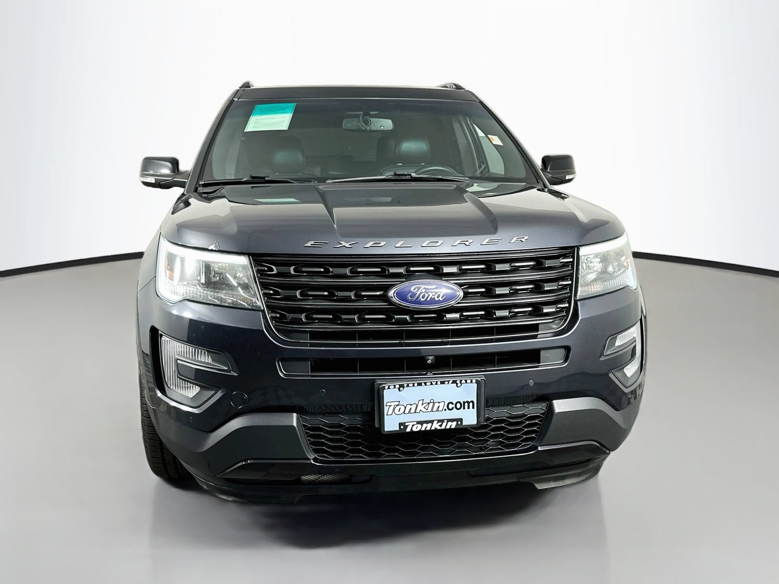 Used 2017 Ford Explorer Sport w/ Equipment Group 401A AWD/4WD image 2