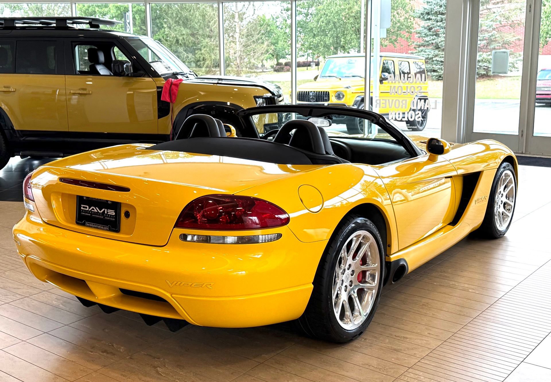 Used 2005 Dodge Viper SRT-10 RWD image 11